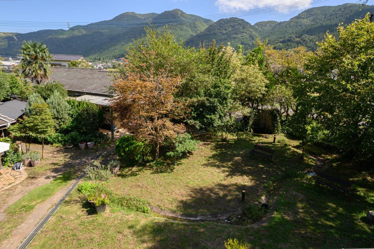 Yufuin Flora House Bed and Breakfast Εξωτερικό φωτογραφία