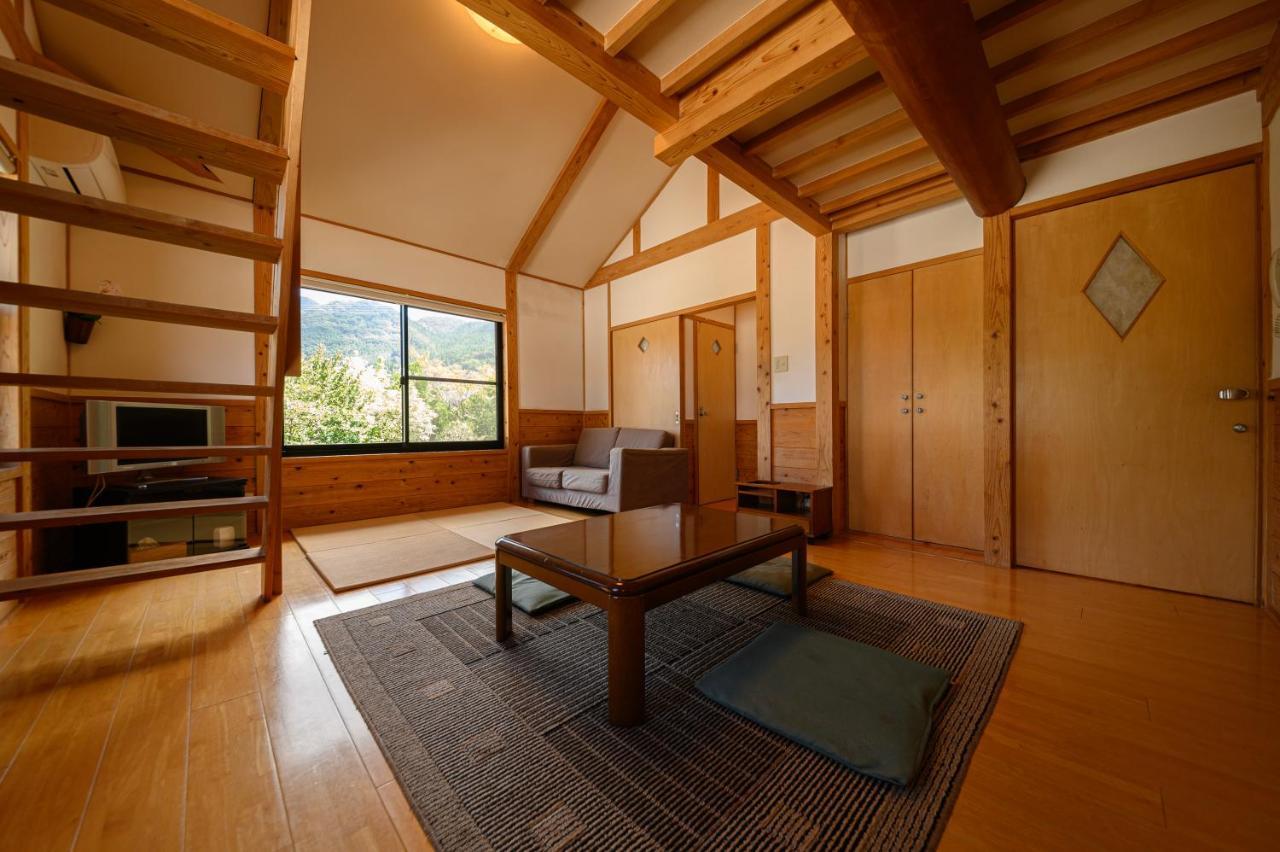 Yufuin Flora House Bed and Breakfast Εξωτερικό φωτογραφία