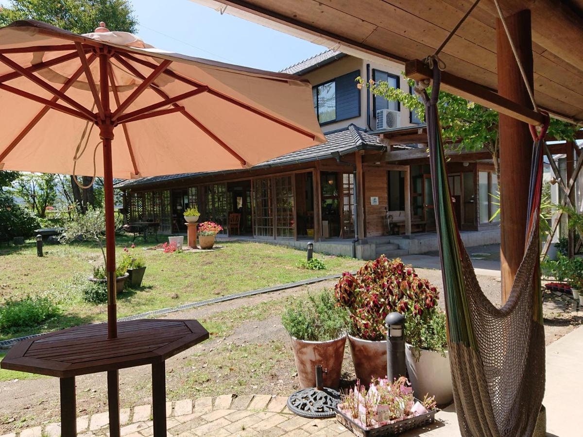 Yufuin Flora House Bed and Breakfast Εξωτερικό φωτογραφία